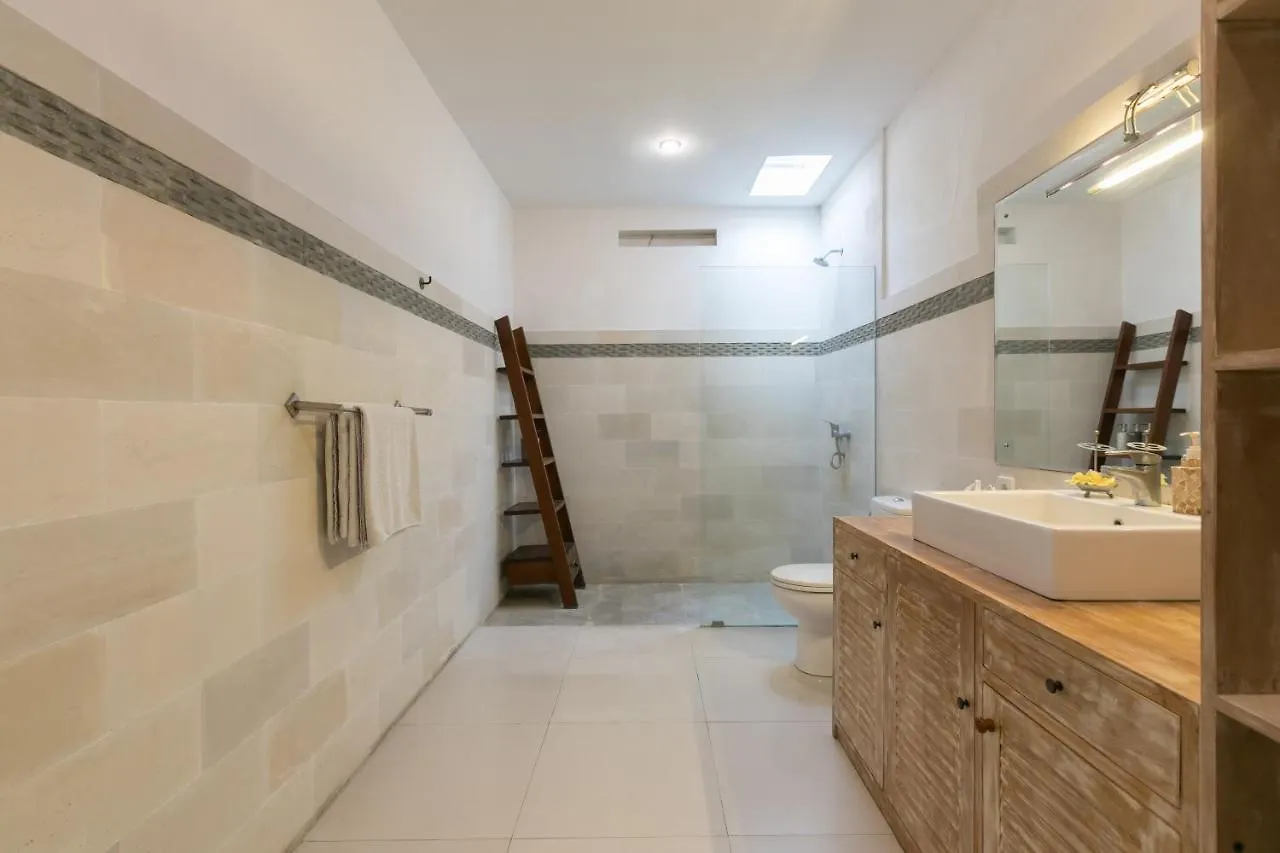 Villa Briana Seminyak By Villas R Us 0*,